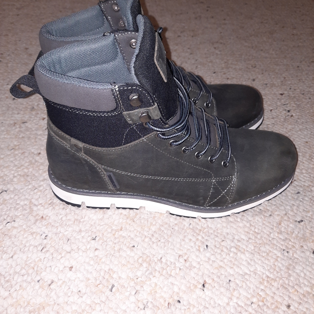 Stylish Men's Black and Gray Lace-Up Boots